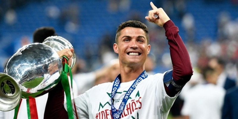 Cristiano Ronaldo - Cầu thủ xuất sắc đương đại